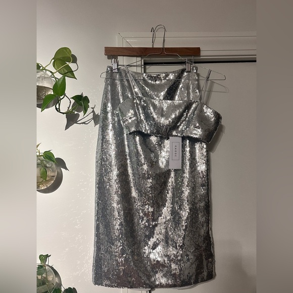 NWT Rhode Silver Sequin Sparkle Tracy Set. Skirt and Top. Size 4 - Picture 2 of 8